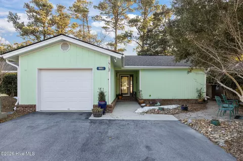 119 Mcginnis Dr, Pine Knoll Shores, NC 28512