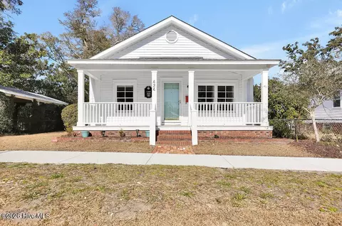 424 W West St, Southport, NC 28461