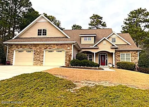 875 Monticello Dr #8, Pinehurst, NC 28374