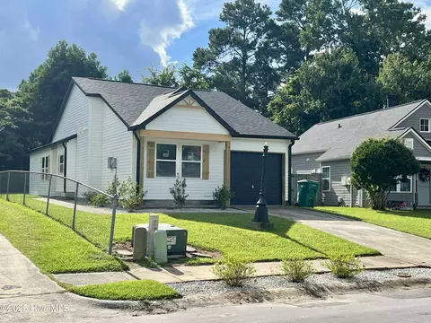 107 Basswood Ct, Jacksonville, NC 28546