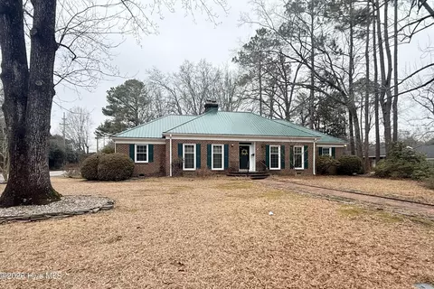830 W Covington St, Laurinburg, NC 28352