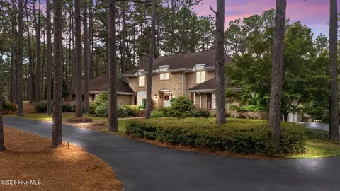 35 Lake Dornoch Dr, Pinehurst, NC 28374