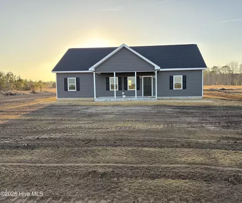 858 Middle Swamp Rd, Corapeake, NC 27926