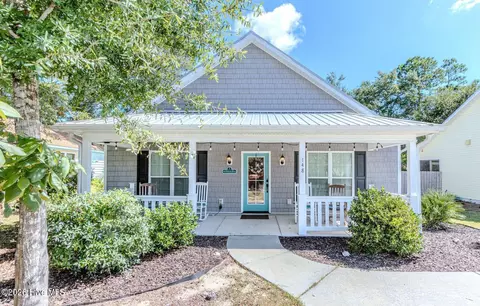 148 NE 12th St, Oak Island, NC 28465