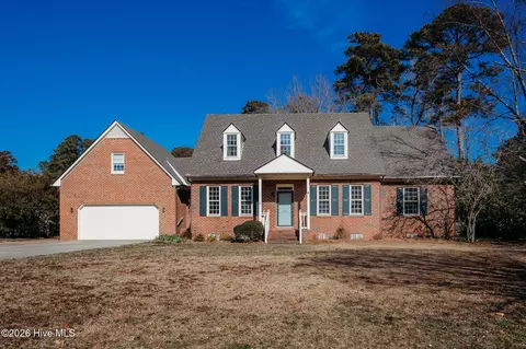 5111 Country Club Dr N, Wilson, NC 27896