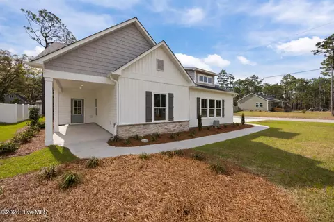 700 Fifty Lakes Dr, Southport, NC 28461