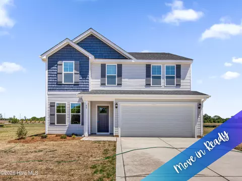 80 Coachman Ln, Autryville, NC 28318