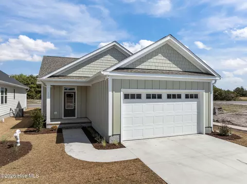 111 Golden Finch Dr, Beaufort, NC 28516