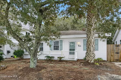307 Fayetteville Ave, Carolina Beach, NC 28428