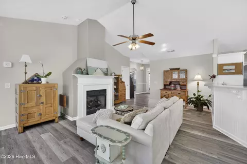 400 Azalea Dr, Hampstead, NC 28443 photo 10