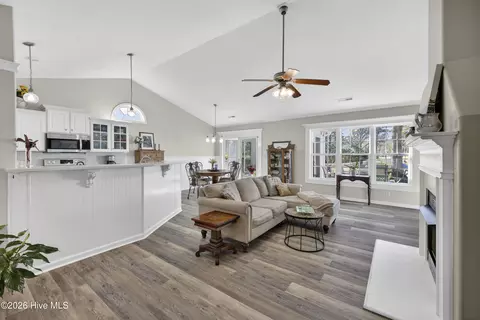 400 Azalea Dr, Hampstead, NC 28443 photo 8