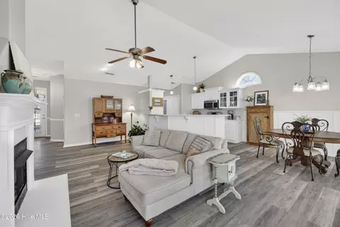 400 Azalea Dr, Hampstead, NC 28443 photo 12