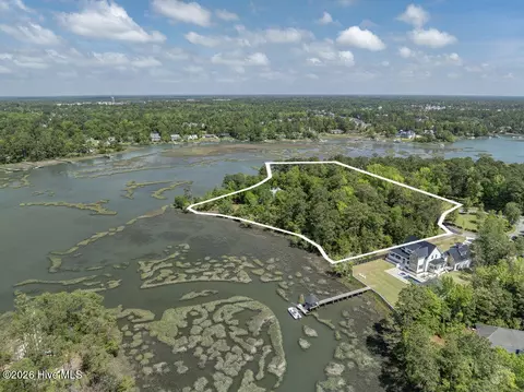 802 Johns Orchard Ln, Wilmington, NC 28411