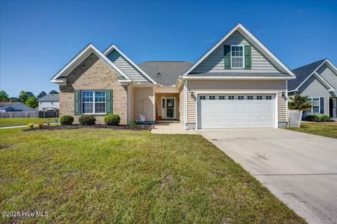 115 Kenmore Ct, New Bern, NC 28560