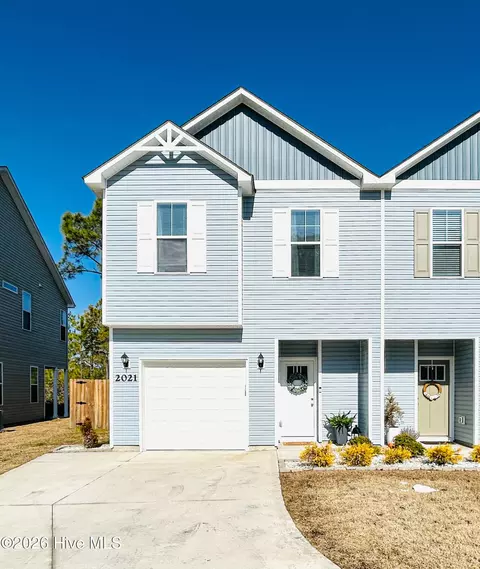 2021 Folkstone Woods Ln, Holly Ridge, NC 28445