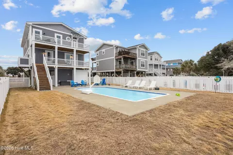 116 W Dolphin Dr, Oak Island, NC 28465