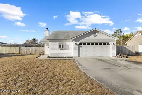 203 Inman Ct, Hubert, NC 28539