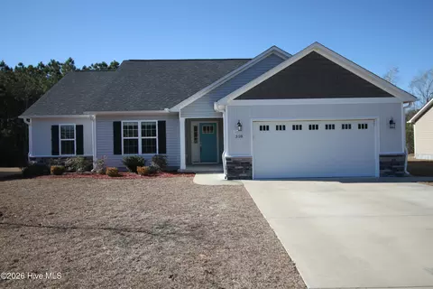 318 Independence Blvd, Newport, NC 28570