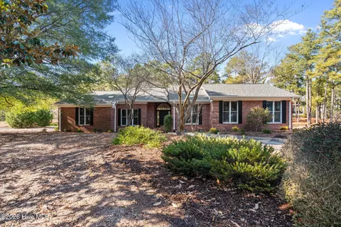 Exterior - 34 Abington Dr, Pinehurst, NC 28374 photo 7 of 10