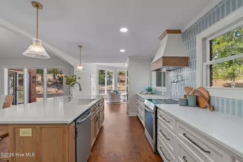 Kitchen - 34 Abington Dr, Pinehurst, NC 28374 photo 6 of 7