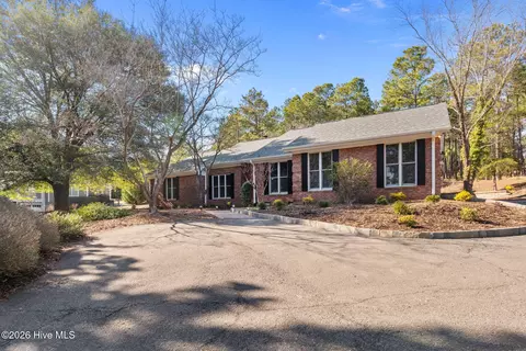 Exterior - 34 Abington Dr, Pinehurst, NC 28374 photo 8 of 10