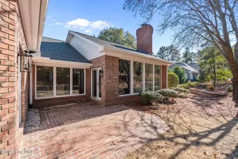 Exterior - 34 Abington Dr, Pinehurst, NC 28374 photo 5 of 10