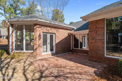 Exterior - 34 Abington Dr, Pinehurst, NC 28374 photo 4 of 10