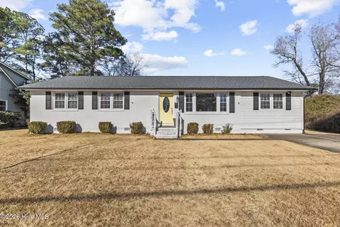 3002 Northwoods Dr, Jacksonville, NC 28540