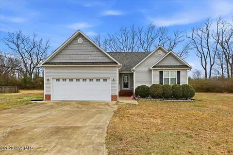 40 Farmgate Ct, Selma, NC 27576