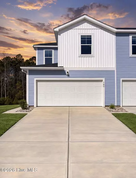 580 Sandy Hollow Dr, Jacksonville, NC 28540