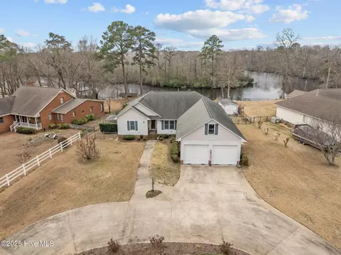 108 Arbor Dr, Washington, NC 27889