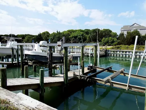 13 Gaye Ave, Topsail Beach, NC 28445