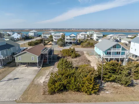 1707 S Anderson Blvd, Topsail Beach, NC 28445