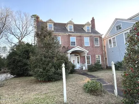 709 Broad St, New Bern, NC 28562