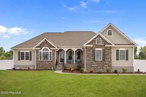 2889 Beddard Rd, Grimesland, NC 27837
