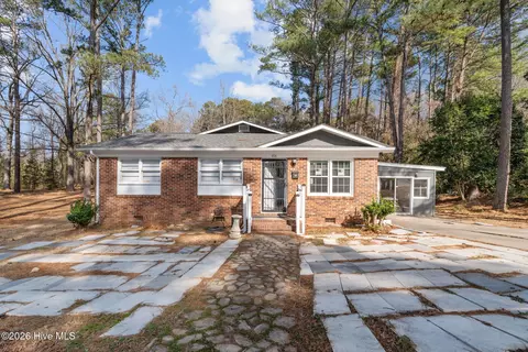 715 S 3rd St, Sanford, NC 27330