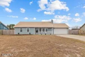 412 Foxtrace Ln, Hubert, NC 28539