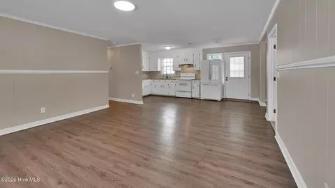Living - 2484 5 Cent Rd, Williamston, NC 27892 photo 2 of 6