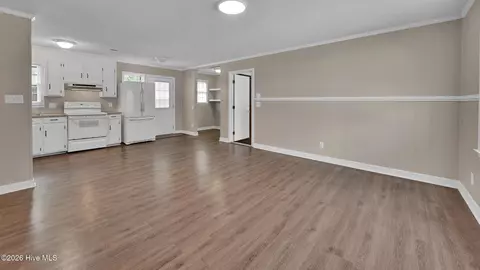 Living - 2484 5 Cent Rd, Williamston, NC 27892 photo 1 of 6