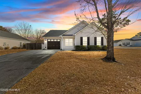 8620 Orchard Loop Rd NE, Leland, NC 28451