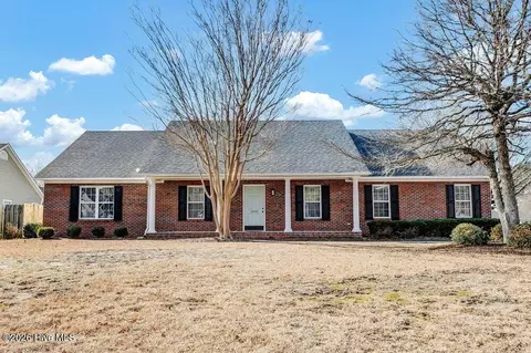 5200 Woods Edge Rd, Wilmington, NC 28409