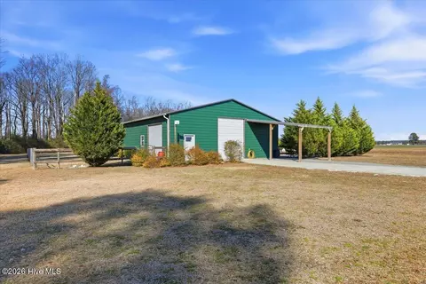 657 Washboard Ave, Mount Olive, NC 28365