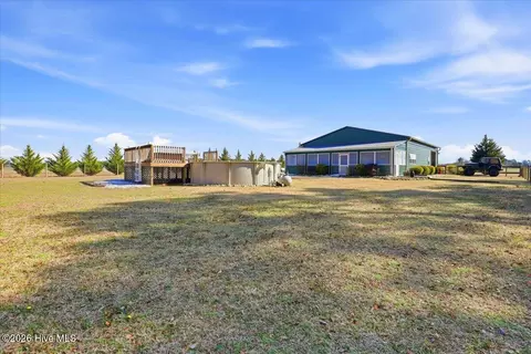 Exterior - 657 Washboard Ave, Mount Olive, NC 28365 photo 6 of 11