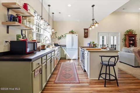 Kitchen - 657 Washboard Ave, Mount Olive, NC 28365 photo 2 of 5