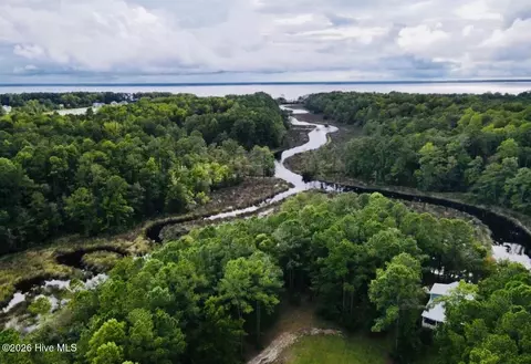 1049 Mill Creek Dr, Minnesott Beach, NC 28510