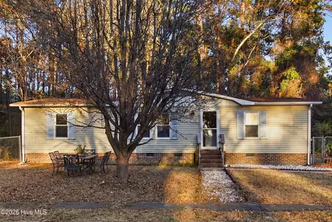 106 Paula Pl, Jacksonville, NC 28540