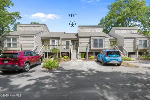 7172 Windward Dr, New Bern, NC 28560