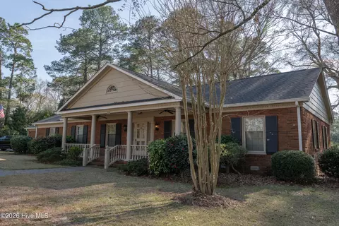 614 Lake Shore Dr, Goldsboro, NC 27534