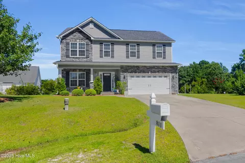 811 Sea Chaser Ct, Beaufort, NC 28516