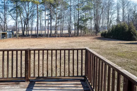 Exterior - 111 New Pine Ln, Clinton, NC 28328 photo 5 of 6